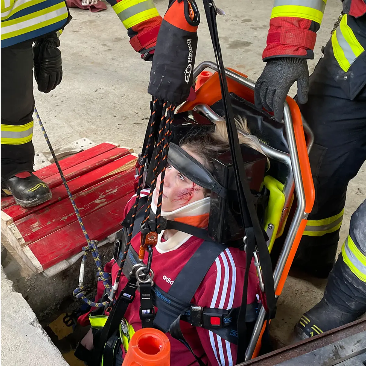 UltraBASKET STRETCHER korfbrancard UltraBASKET STRETCHER korfbrancard